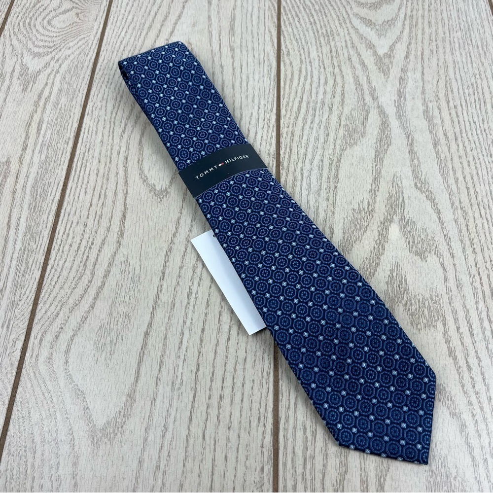550 - Tommy Hilfiger Tie Blue Pattern 400 TL21100140 Silk Blend $69.50